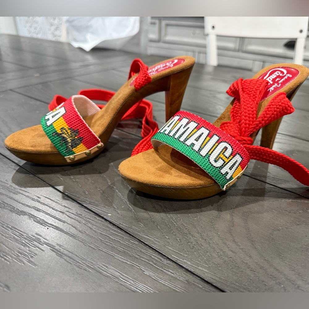 RARE COLLECTOR PLATFORM HEELS ✨Statement shoes with Serious Fashion History 💃🏻 - Picture 2 of 5